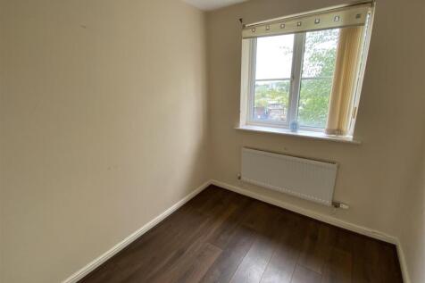 Bedroom no.3 rear: