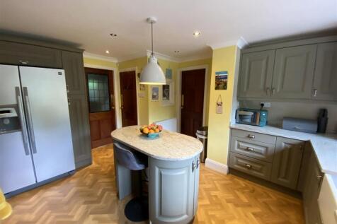 Kitchen: