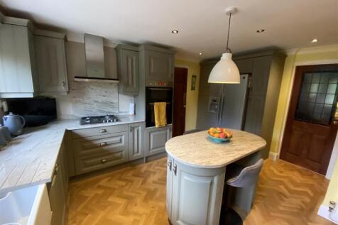 Kitchen: