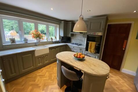 Kitchen: