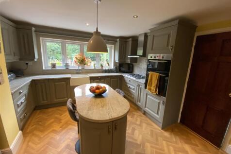 Kitchen: