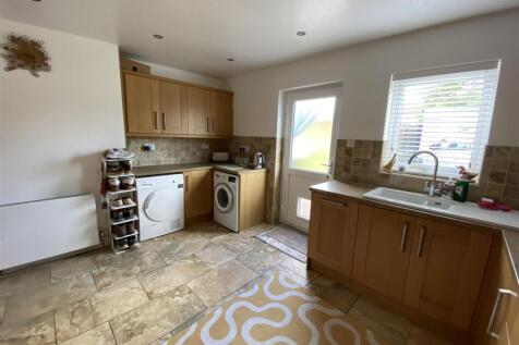 Kitchen:
