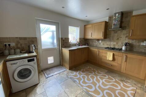 Kitchen: