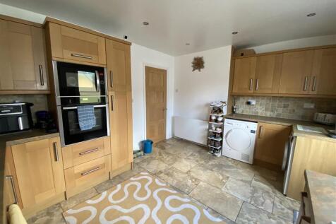 Kitchen: