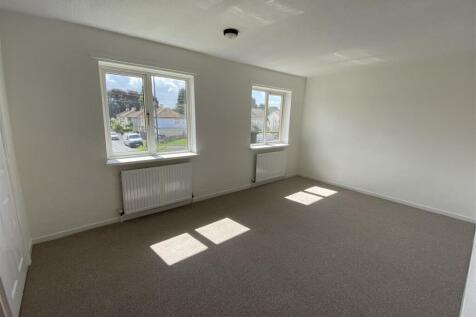 Bedroom no.1 front double: