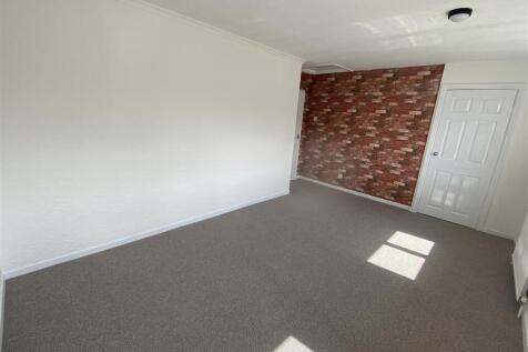 Bedroom no.1 front double: