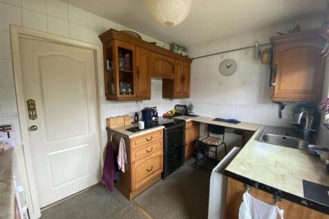 Kitchen: