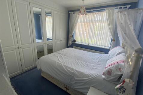 Bedroom no.1 front double: