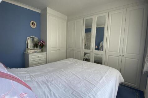 Bedroom no.1 front double: