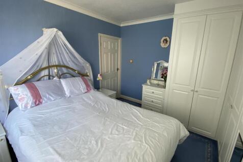 Bedroom no.1 front double: