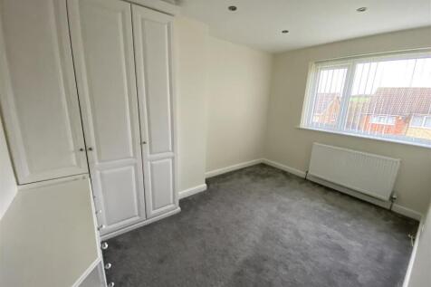 Bedroom no.1 front double: