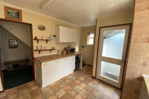 Kitchen: