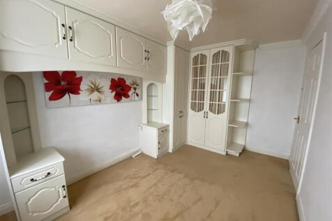 Bedroom no.1 rear double: