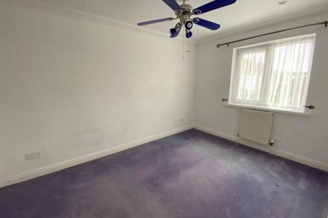 Bedroom no.2 front double: