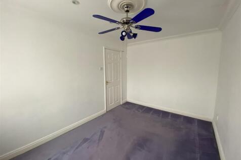 Bedroom no.2 front double: