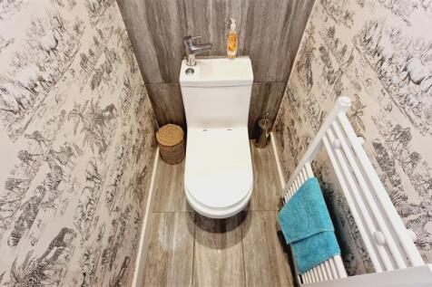 Cloakroom / WC