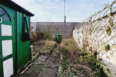 Alt rear garden