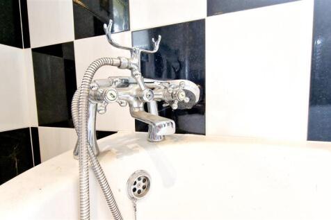 Bath tap