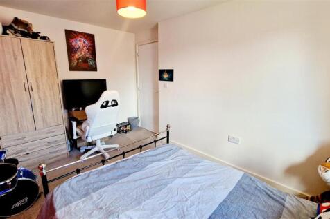 Alt Bedroom Two