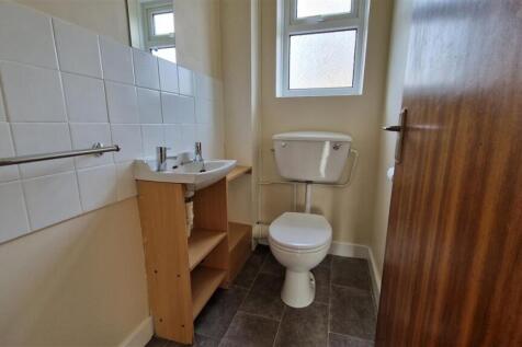 W/c Cloakroom