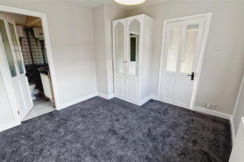 3 SEATON BEDROOM 1