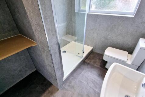 Groundfloor Shower