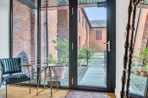 1360696-7-68dd212...