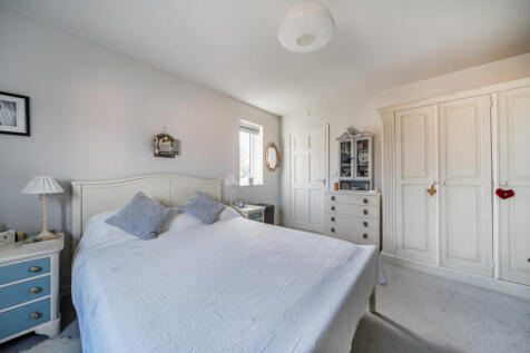 1370683-10-68f8b6...