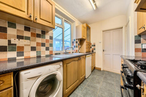 1374574-16-690afc...