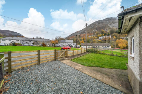 1374574-19-690caf...