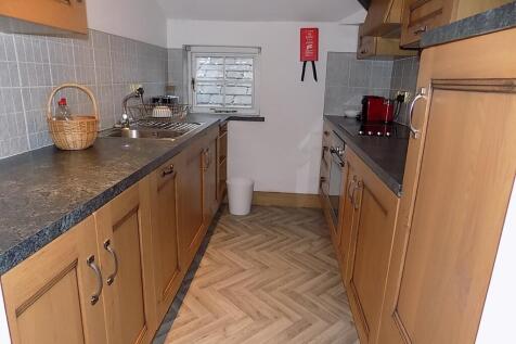 GALLERY STYLE KITCHE