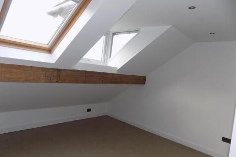 Rear bedroom
