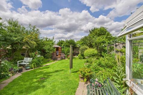 CAM01211G0-PR0279-STILL026