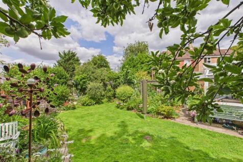 CAM01211G0-PR0279-STILL025