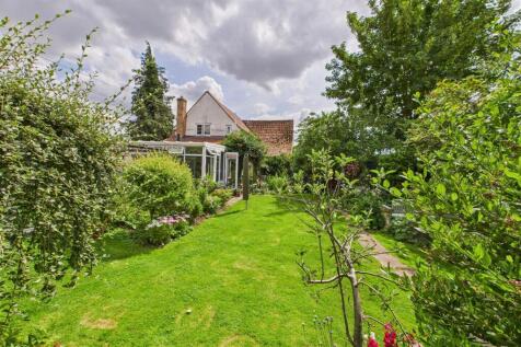 CAM01211G0-PR0279-STILL027