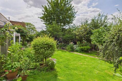 CAM01211G0-PR0279-STILL030