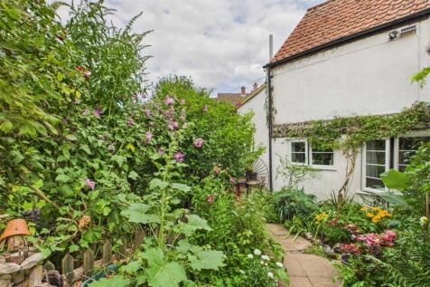 CAM01211G0-PR0279-STILL031