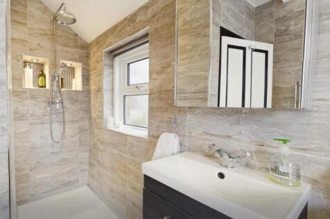 Lancaster House - shower