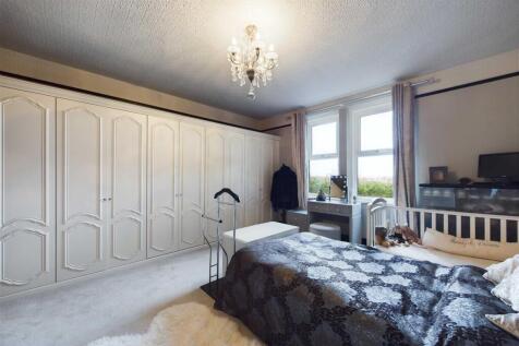 CAM01211G0-PR0163-STILL032