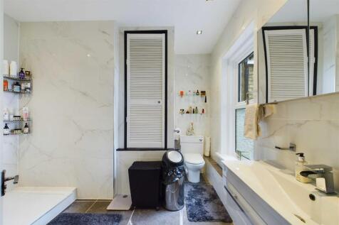 CAM01211G0-PR0163-STILL026