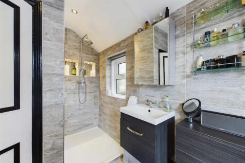 CAM01211G0-PR0163-STILL031