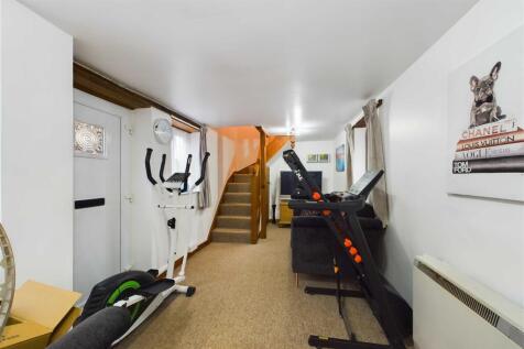 CAM01211G0-PR0164-STILL003