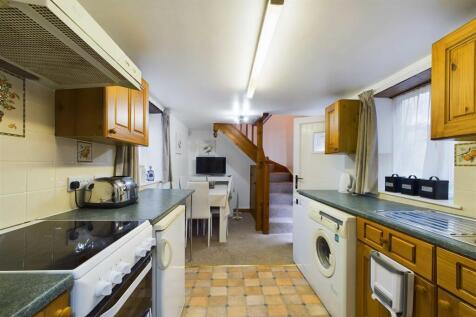 CAM01211G0-PR0164-STILL004