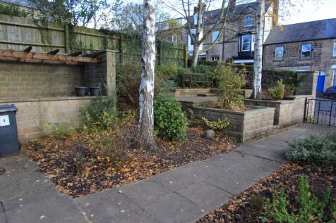 COMMUNAL GROUNDS