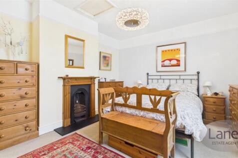 CAM03457G0-PR0025-STILL015.jpg