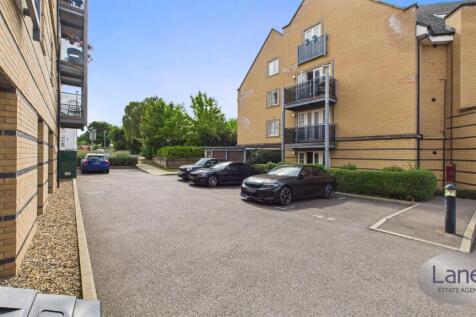 CAM03457G0-PR0028-STILL027.jpg