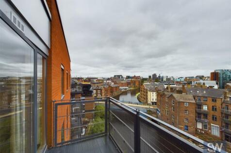 CAM01395G0-PR0154-STILL015.jpg