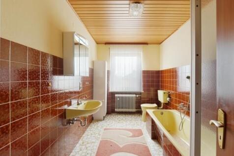 bathroom 1st floor