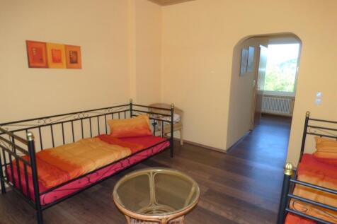 Apt. left ground floor