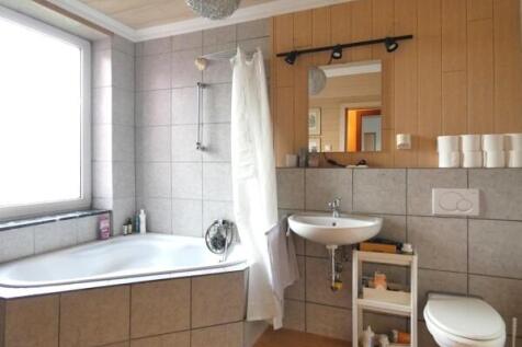 Apt. right ground floor